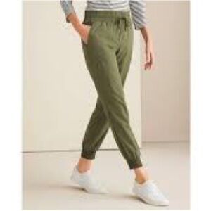 Chico’s Zenergy Utility Pants Sz 1 (8) NWOT